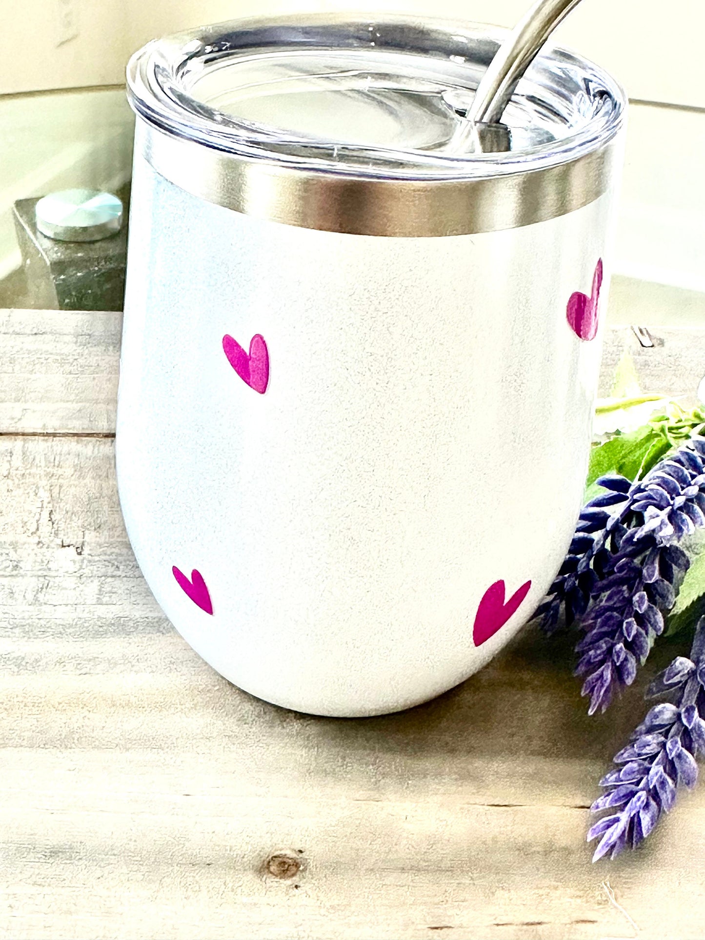 Super Mom White Glitter Wine Tumbler; Mama’s Coffee; Stylish Cup; Mother’s Day Gift; Birthday Gift