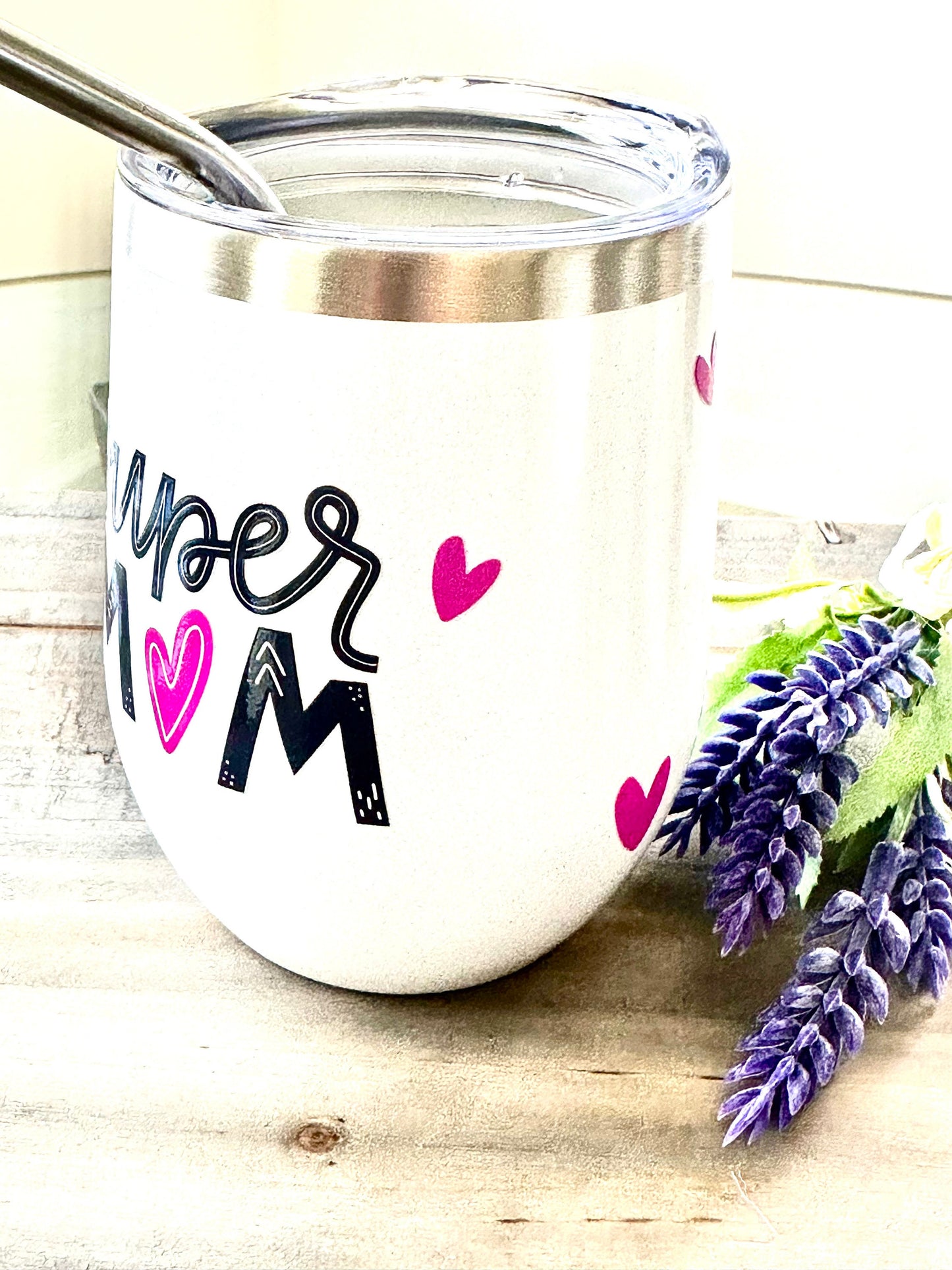 Super Mom White Glitter Wine Tumbler; Mama’s Coffee; Stylish Cup; Mother’s Day Gift; Birthday Gift