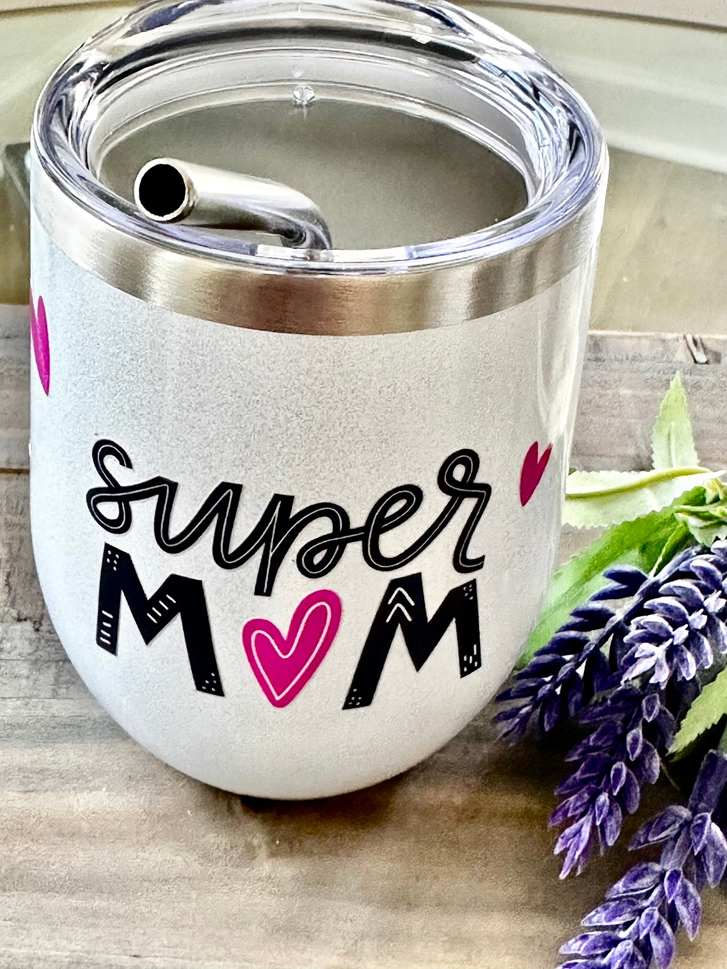 Super Mom White Glitter Wine Tumbler; Mama’s Coffee; Stylish Cup; Mother’s Day Gift; Birthday Gift